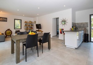 4 bedroom gorgeous home in Feliceto
