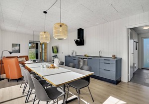 4 bedroom stunning home in Løgstrup