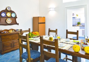 4 bedrooms Villa with amazing Terrace 10 mins away from the Beach