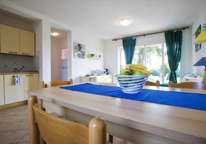 4-room apartment 100 meters from the sandy beach. Air conditioning