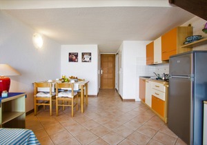 4-room apartment 100 meters from the sandy beach. Air conditioning