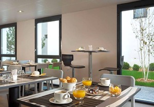4-Star Hotel ∙ Aparthotel Adagio Lyon Patio Confluence