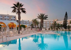4-Star Hotel ∙ Louis Phaethon Beach
