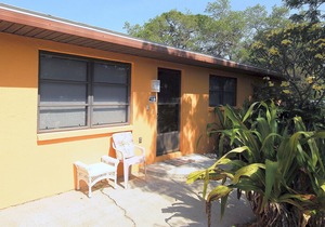 403 Shore Rd - Spacious, Walk to Nokomis Beach/Casey Key, Wi-Fi, Pet Friendly
