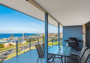 45 Hillside Cres Beach House