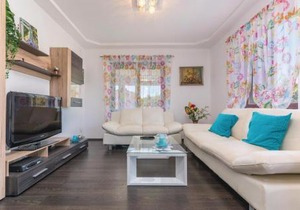 5 Bedroom Cozy Home In Labin