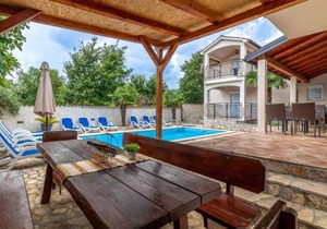 5 Bedroom Cozy Home In Labin