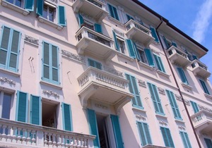 5 Lakefront Balconies on Lake Como-Waterviews from Every Room!