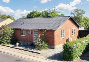 5 person holiday home in Ålbæk
