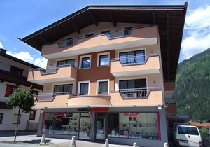 5-room apartment centrally located in Mayrhofen's pedestrian zone, only 50 m to the gondola!
