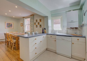 54 Stradbroke Road - Five Bedroom House, Sleeps 9