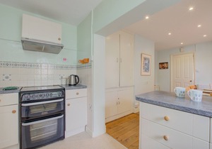 54 Stradbroke Road - Five Bedroom House, Sleeps 9