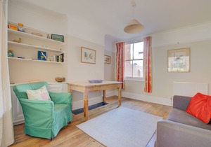 54 Stradbroke Road - Five Bedroom House, Sleeps 9