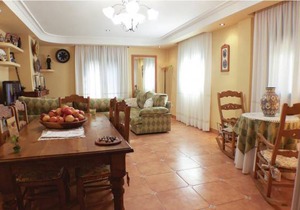 6 bedroom accommodation in Crevillente