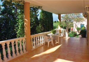 6 bedroom accommodation in Crevillente