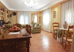 6 bedroom accommodation in Crevillente