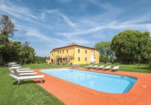 6 bedroom villa with pool & games room