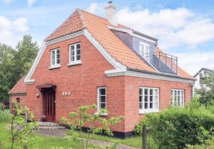 6 person holiday home in Ålbæk