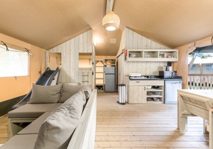6-person safari tent in the holiday park Landal Glamping Neufchâteau