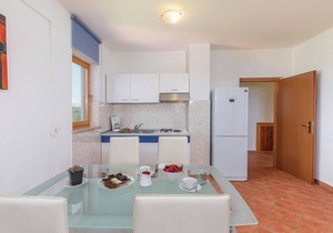 7 bedroom nice home in Labin