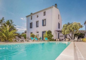8 bedroom accommodation in Capendu