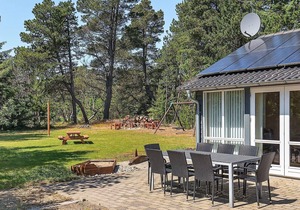 8 person holiday home in Ålbæk