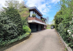 90 m² Apartment ∙ 4 guests