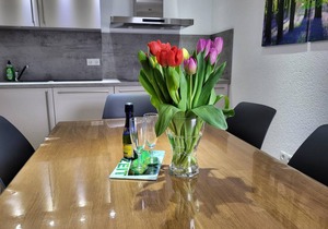 90 m² Apartment ∙ 2 bedrooms ∙ 6 guests
