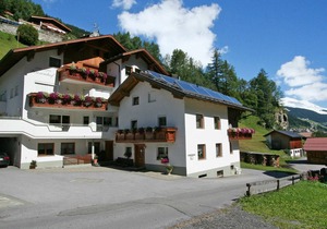 90 m² Apartment ∙ 3 bedrooms ∙ 6 guests