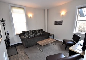 A Ground Level, 1 Bed/1 Bath Suite Situated in the Historical Carew House