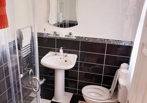 A New U Country Cottage Apartment 2