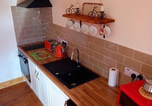 A New U Country Cottage Apartment 2