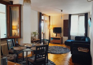 A perfect location in Moda, 100 meters to seaside.