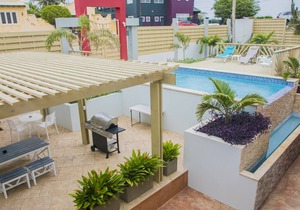 A Total Of 7 Fully Renovated Accommodations In One Complex.