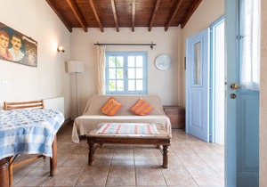 Adamos Holiday Apartment (Breakfast included)