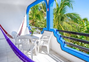 Affordable right on the beach! Beautiful colorful setting!