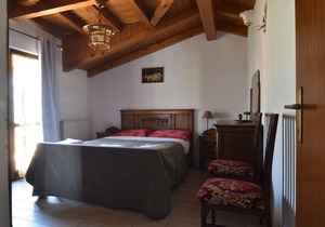 AGRITUR MICHELOTTI ~ THREE-ROOM APARTMENT WITH 2 DOUBLE + 1 (5 PAX)