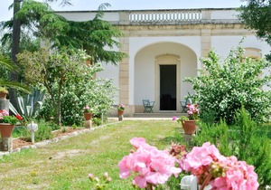 AGRITURISMO VILLA COLUCCIA Manor house from 1940
