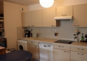 Air-Conditioned 2-Bedroom Apartment with Terrace, Garage, and WiFi