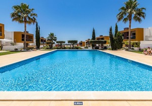 Albufeira Contemporary Apartment by Ideal Homes