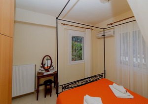 Alkistis villa, independent, peaceful, with private pool and great views
