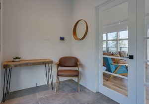 ALPINE - 3 BEDROOMS, Hot tub - sleeps 8