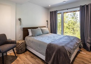 ALPINE - 3 BEDROOMS, Hot tub - sleeps 8