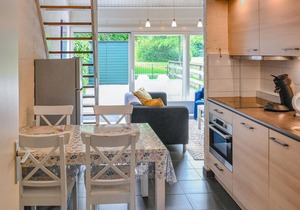 Amazing home in Bruinisse with kitchen