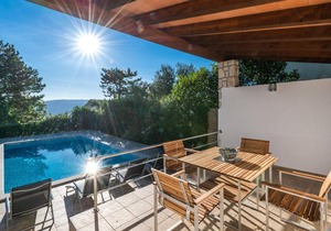 Amazing home in Plomin with kitchen