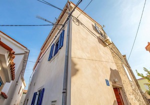 Amazing home in Susak