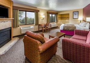 AmericInn by Wyndham Duluth South Proctor Black Woods Event Ctr