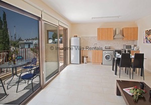 An apartment that sleeps 3 guests in 1 bedroom