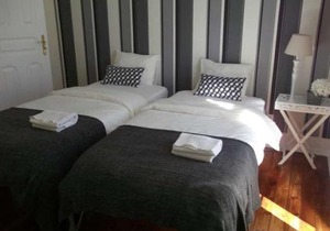 Angola Top Floor 6 Bedrooms
