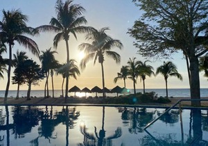 Anthonys' Escape Residencias Reef Beachfront Condo - Perfection